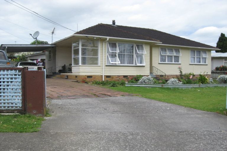 Photo of property in 10 Plumley Crescent, Mangere, Auckland, 2022