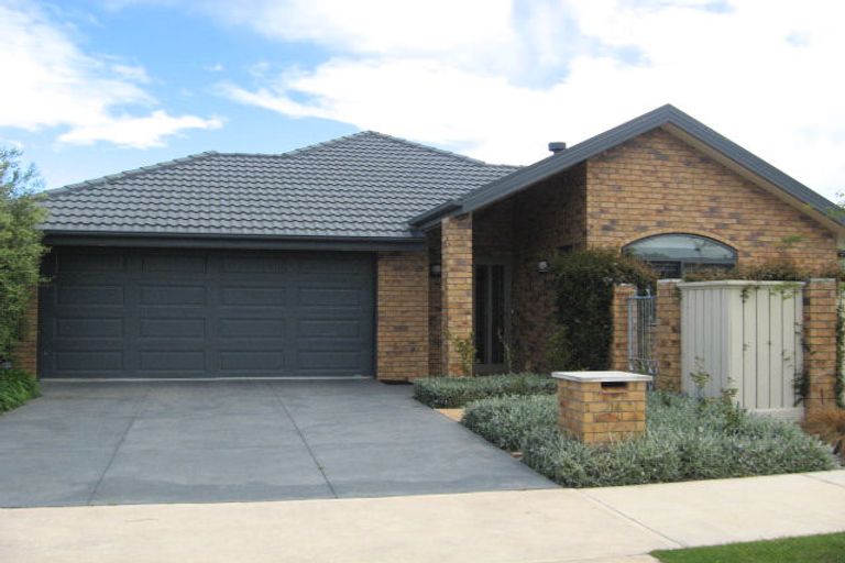 Photo of property in 14 Richard Seddon Drive, Northwood, Christchurch, 8051