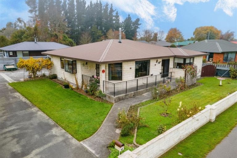 Photo of property in 67 Cox Street, Geraldine, 7930