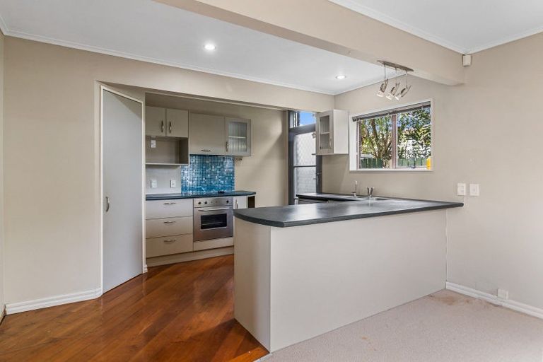 Photo of property in 4/90 Lynwood Road, New Lynn, Auckland, 0600