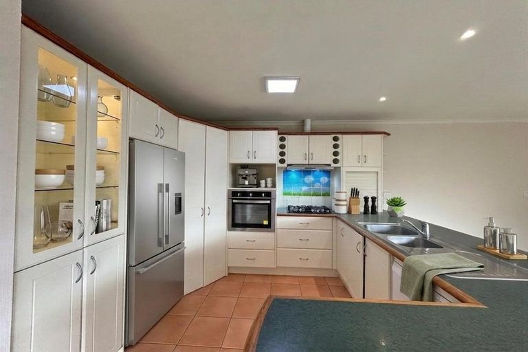 Photo of property in 213 Kilkenny Drive, East Tamaki Heights, Auckland, 2016