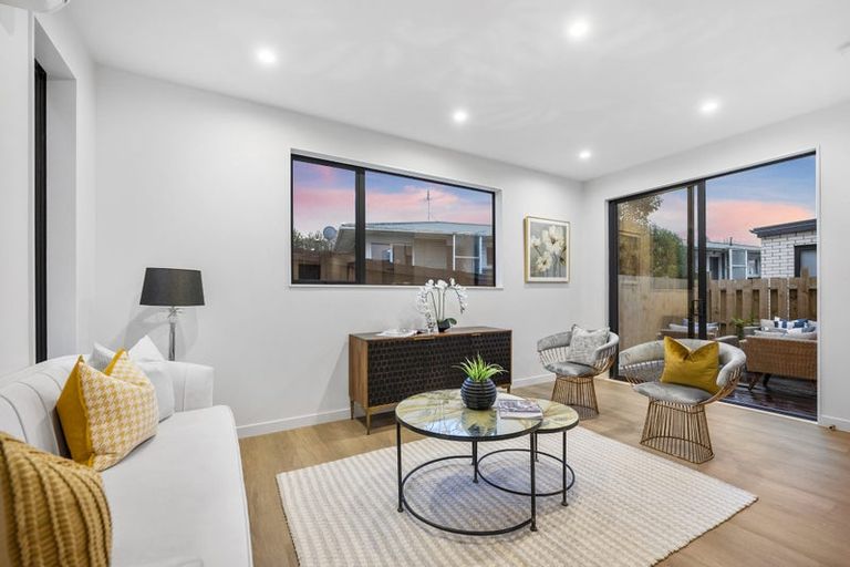 Photo of property in 3c Margaret Place, Milford, Auckland, 0620