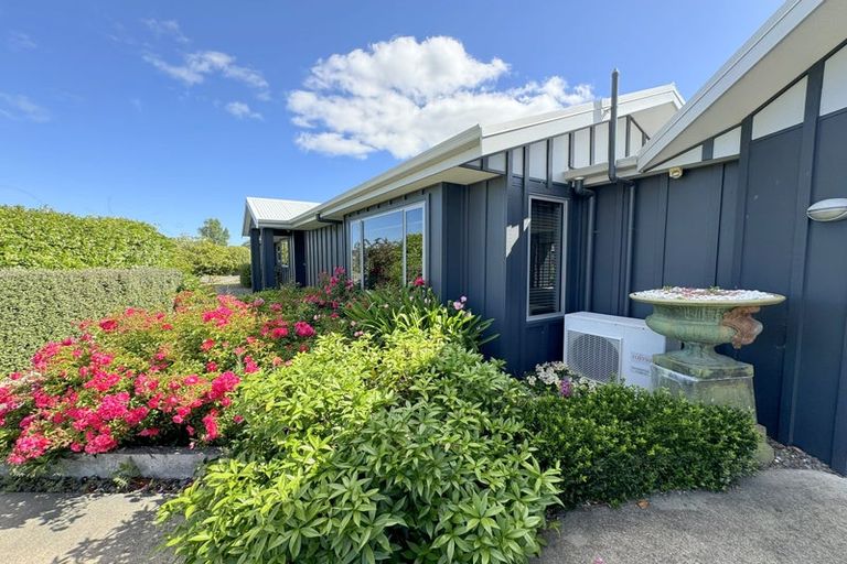Photo of property in 1 Highgrove Place, Waipukurau, 4200