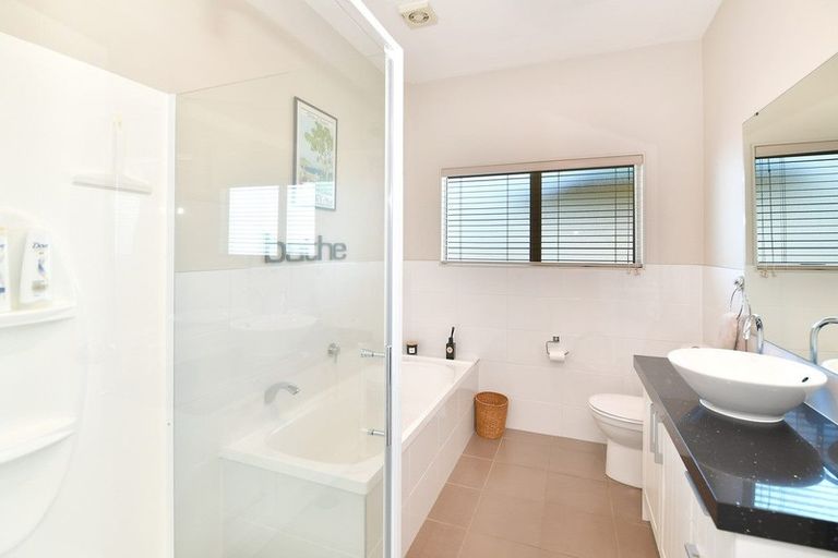 Photo of property in 28 Kensington Terrace, Gulf Harbour, Whangaparaoa, 0930