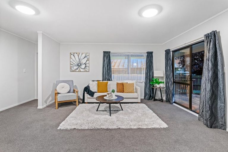 Photo of property in 5 Posa Avenue, Henderson, Auckland, 0612