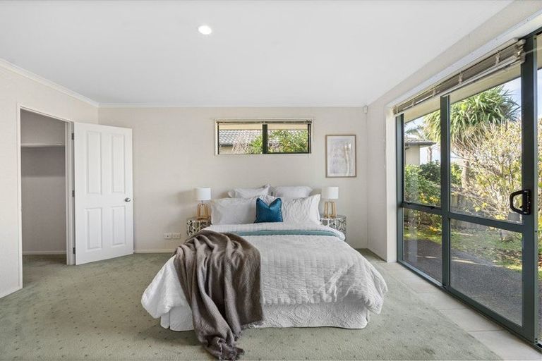 Photo of property in 24 Tauranga Place, Orewa, 0931