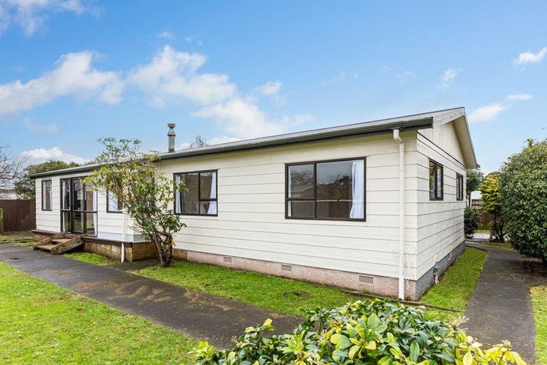 Photo of property in 59 Arawhata Road, Paraparaumu, 5032