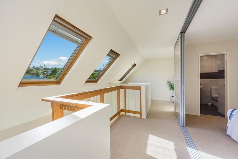 Photo of property in 21a Lyons Avenue, Murrays Bay, Auckland, 0630