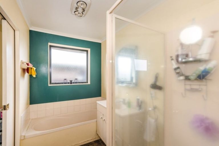 Photo of property in 19 Farnborough Drive, Nawton, Hamilton, 3200