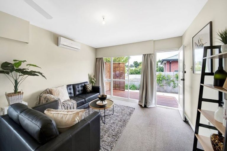 Photo of property in 23 Landsdowne Terrace, Cashmere, Christchurch, 8022