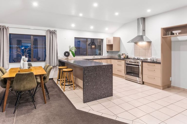 Photo of property in 26 Cottonwood Close, Paraparaumu Beach, Paraparaumu, 5032