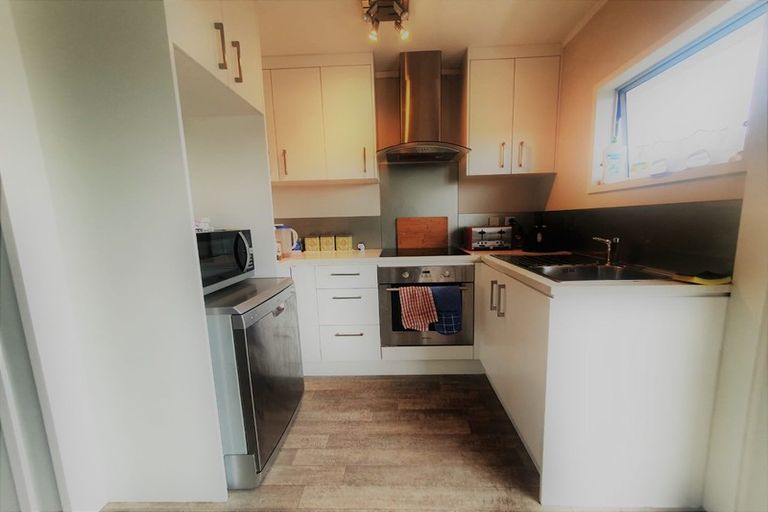 Photo of property in 1/34 Reynella Drive, Massey, Auckland, 0614