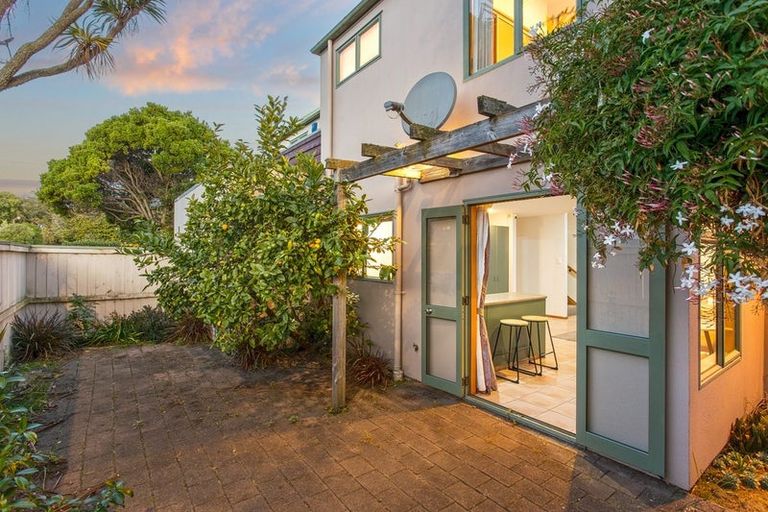 Photo of property in 15 Brockworth Place, Riccarton, Christchurch, 8011
