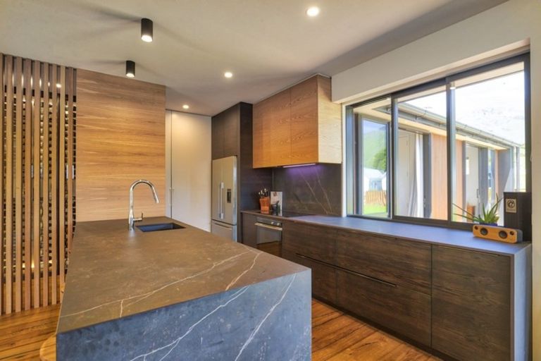 Photo of property in 3 Little Alpha Loop, Wanaka, 9305