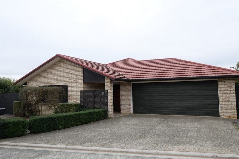 Photo of property in 27 Greig Place, Pukekohe, 2120