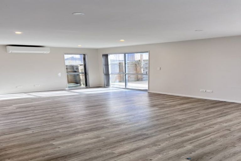 Photo of property in 19a Minaret Drive, Bucklands Beach, Auckland, 2014