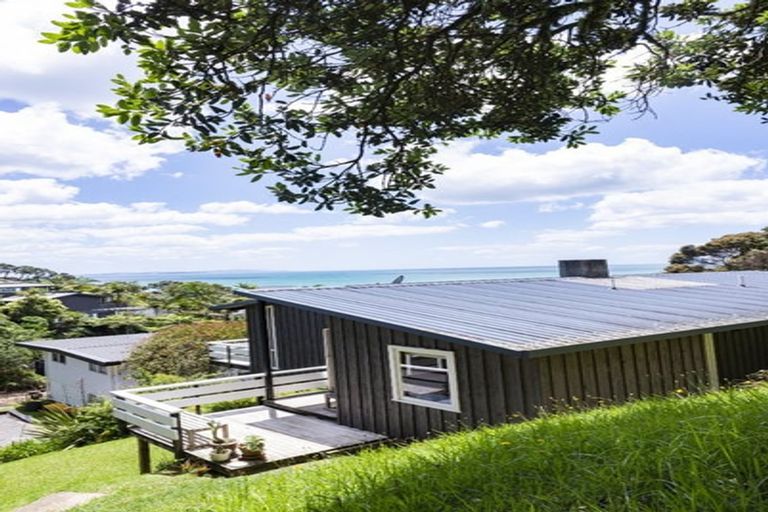 Photo of property in 20 Glenelg Road, Red Beach, 0932