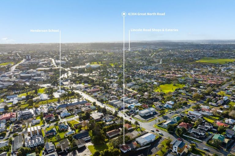 Photo of property in 4/304 Great North Road, Henderson, Auckland, 0612