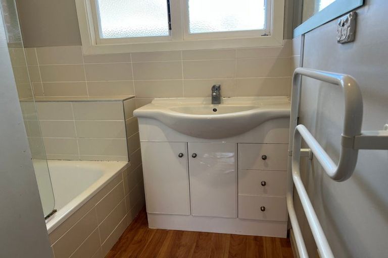 Photo of property in 12 Farquhars Road, Redwood, Christchurch, 8051