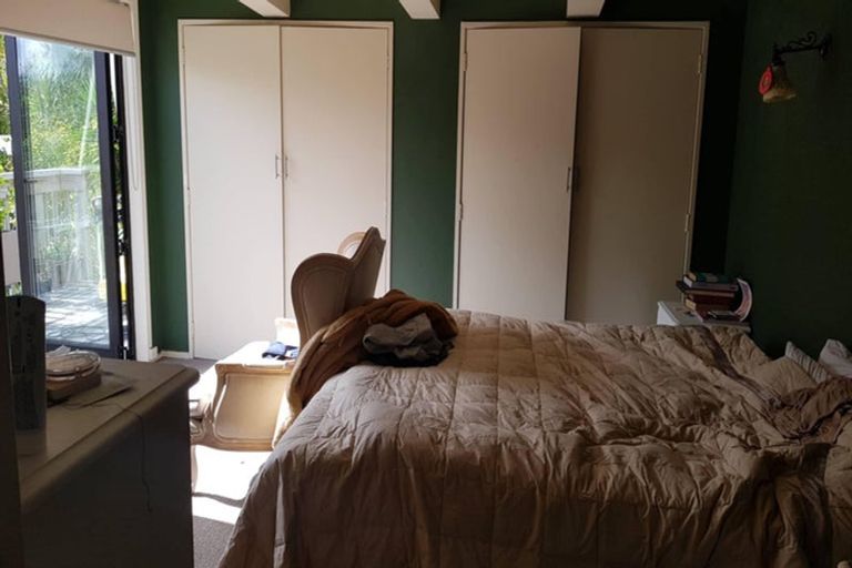 Photo of property in 11 Odin Place, Beach Haven, Auckland, 0626