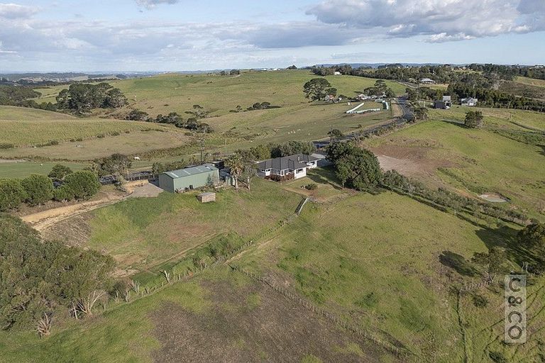 Photo of property in 511 Kiwitahi Road, Helensville, 0875