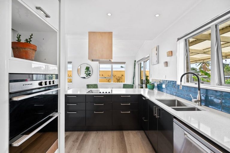 Photo of property in 27 Kohe Street, Parahaki, Whangarei, 0112