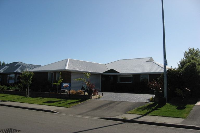 Photo of property in 16 Pearce Place, Kaiapoi, 7630