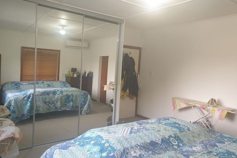 Photo of property in 1/8 Golf Road, New Lynn, Auckland, 0600