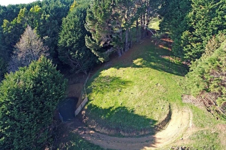 Photo of property in 450 Ohariu Valley Road, Ohariu, Wellington, 6037