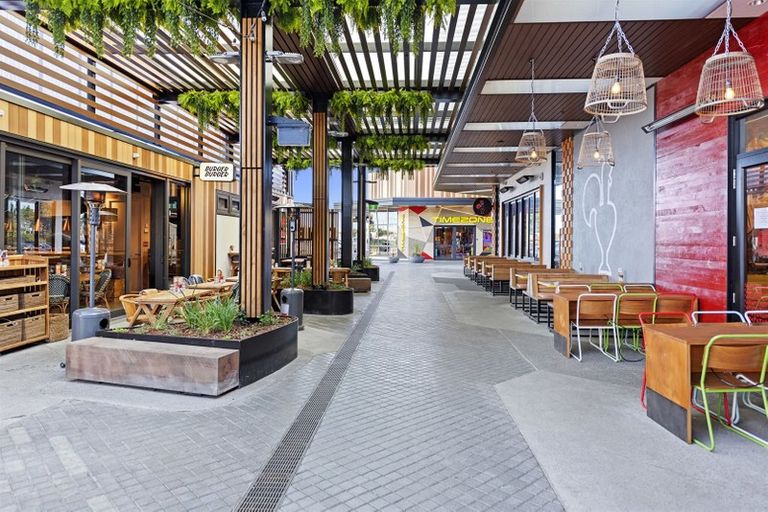 Photo of property in 22 The Green, Mount Maunganui, 3116