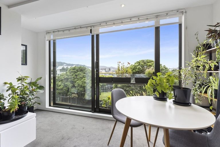 Photo of property in Nouvo Apartments, 4c/21 Rugby Street, Mount Cook, Wellington, 6021