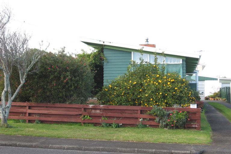 Photo of property in 24 Clayton Road, Manurewa, Auckland, 2102