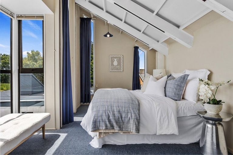 Photo of property in 19 Kent Lodge Avenue, Avonhead, Christchurch, 8042