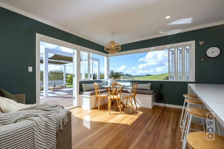 Photo of property in 79 Mount Albion Rise, Taupaki, Henderson, 0782