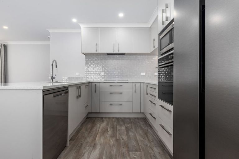 Photo of property in 168 Karuhiruhi Street, Waikanae, 5036