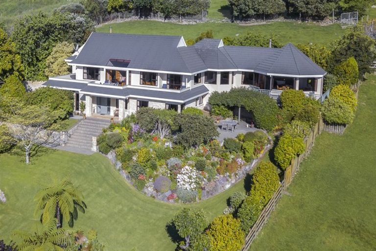 Photo of property in 243 Huia Street, Waikanae, 5391
