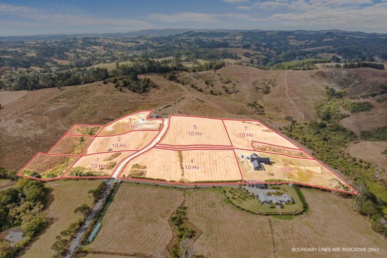 Photo of property in 101 Wintour Road, Waimauku, 0881