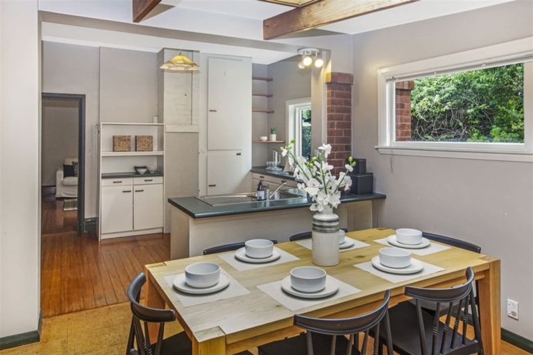 Photo of property in 26 Gamblins Road, Saint Martins, Christchurch, 8022