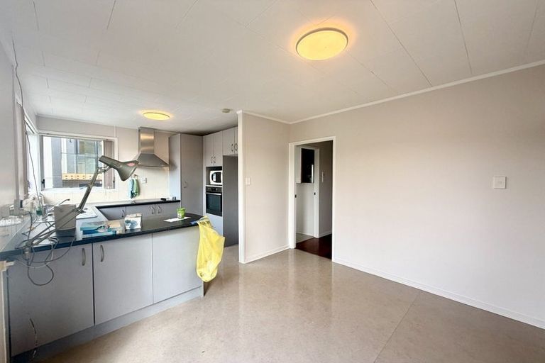 Photo of property in 6 Salamanca Road, Sunnynook, Auckland, 0620