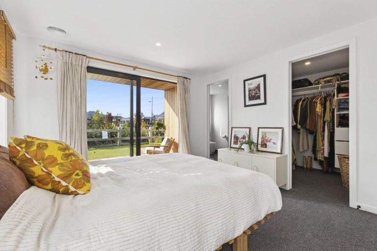 Photo of property in 3 Mount Prospect Lane, Wanaka, 9305