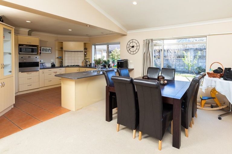 Photo of property in 122 Rototuna Road, Rototuna, Hamilton, 3210