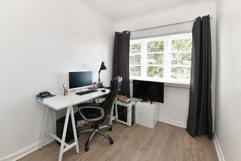 Photo of property in 7a Hand Road, Helensville, 0800