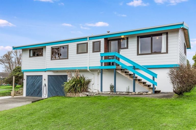 Photo of property in 29 James Cook Drive, Whitby, Porirua, 5024