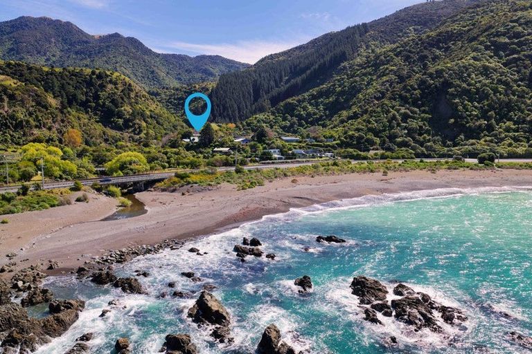 Photo of property in 6 Valley Road, Goose Bay, Kaikoura, 7374