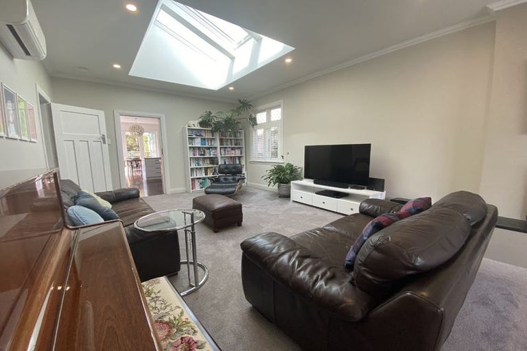 Photo of property in 43 Duthie Street, Karori, Wellington, 6012