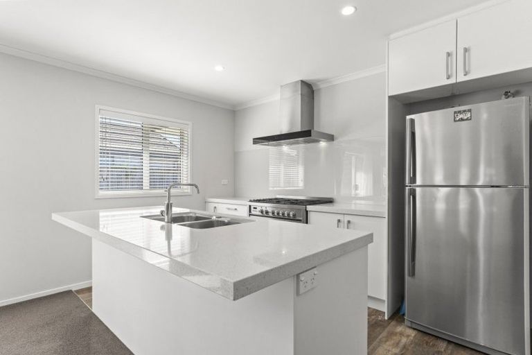 Photo of property in 32 Harding Drive, Papamoa Beach, Papamoa, 3118