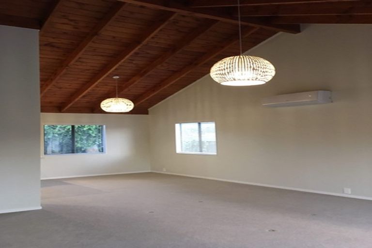 Photo of property in 240 Henderson Valley Road, Henderson, Auckland, 0612