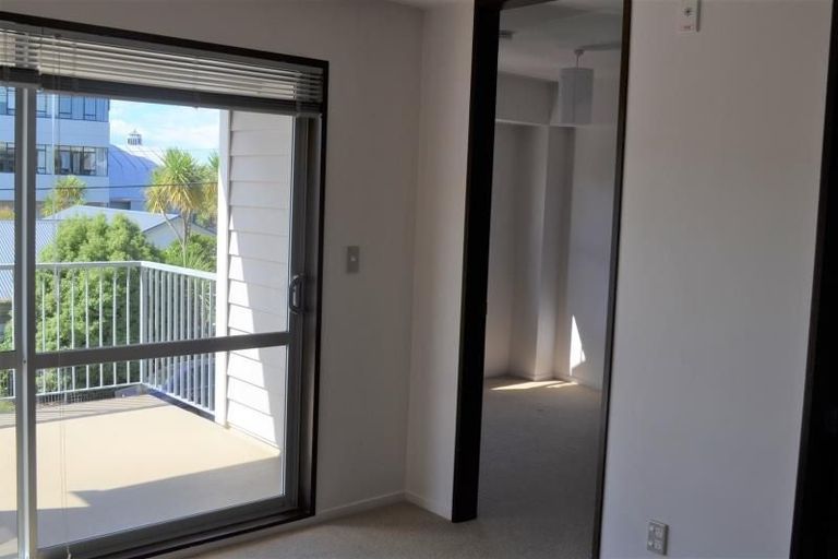 Photo of property in 8f Finlay Terrace, Mount Cook, Wellington, 6021