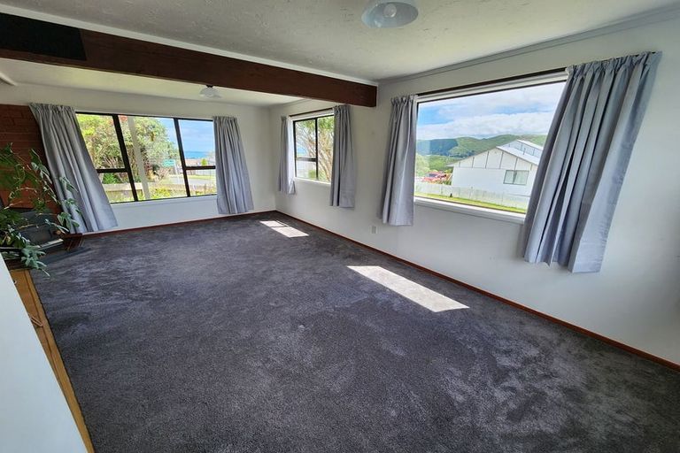 Photo of property in 1 Lindis Close, Kelson, Lower Hutt, 5010