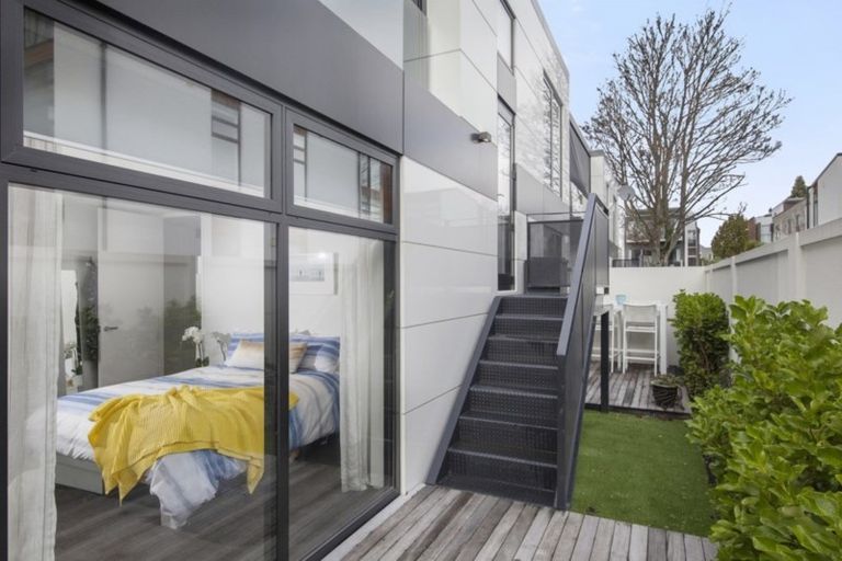 Photo of property in 26a Peterborough Street, Christchurch Central, Christchurch, 8013